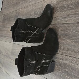 Vince Camuto Maves Black Suede Booties Size 7